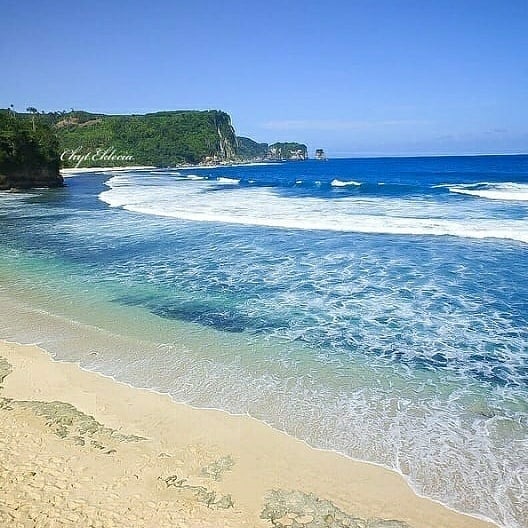 Daya Tarik Pantai Sanggar Daya Tarik Pantai Sanggar